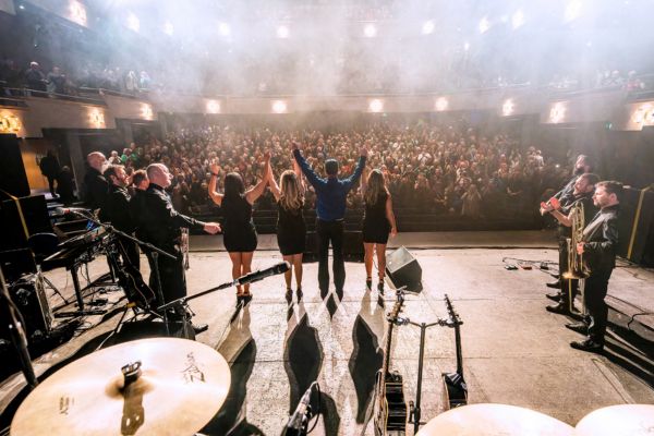 Hello Again – The Neil Diamond Songbook