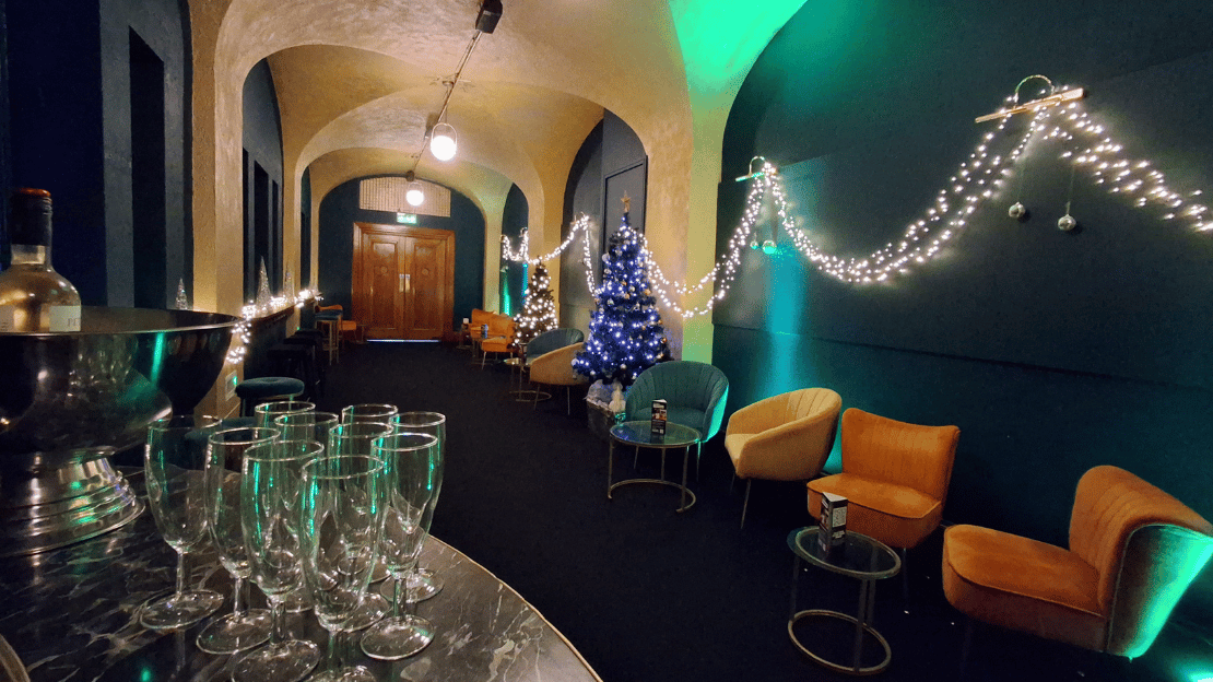 VIP Lounge 
