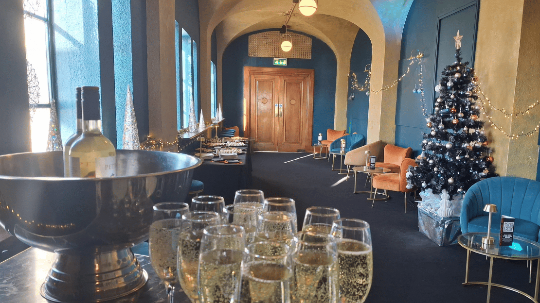 VIP Lounge 